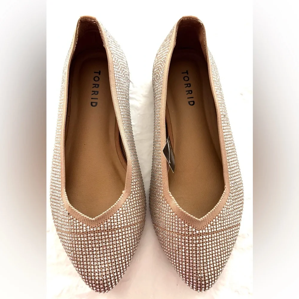 NWT Torrid Silver Rhinestone Studded Flats SZ 7